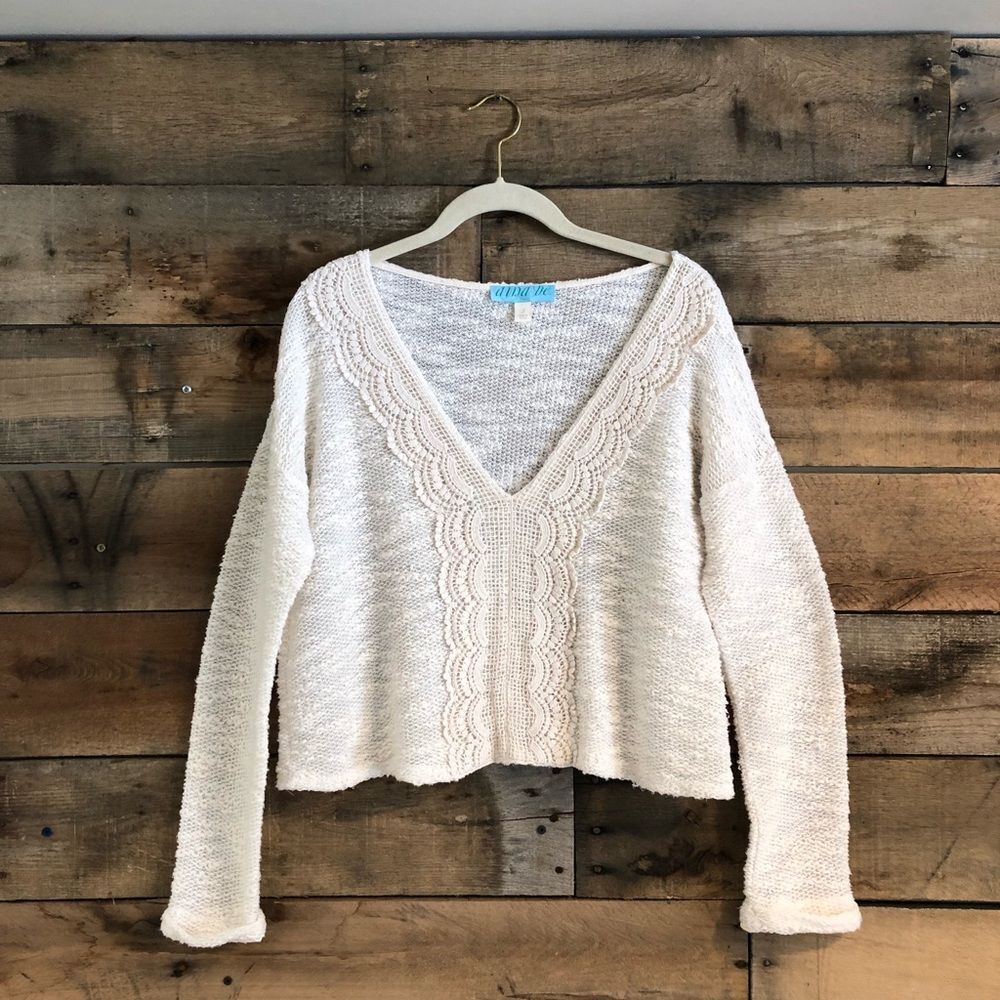 Dina Be cropped oatmeal colored cotton v-neck laced trimmed sweater - S